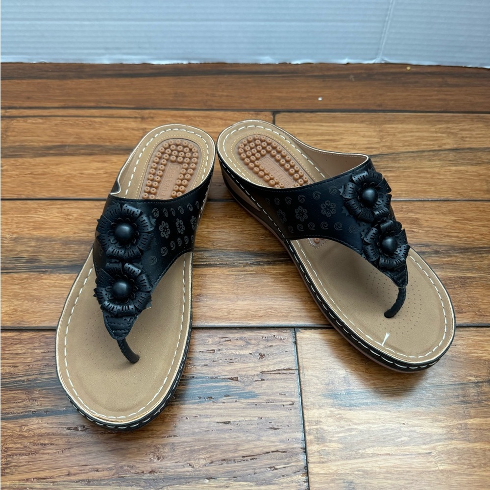 Ecetana Comfortable Sandals Black Floral Details Size 40 (US 7)